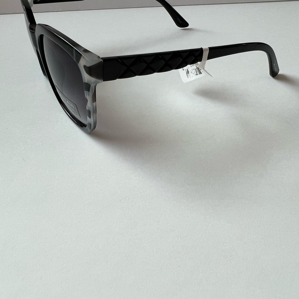 NWT TAHARI SUNGLASSES7 EYEWEAR ACCESSORY - Picture 5 of 5